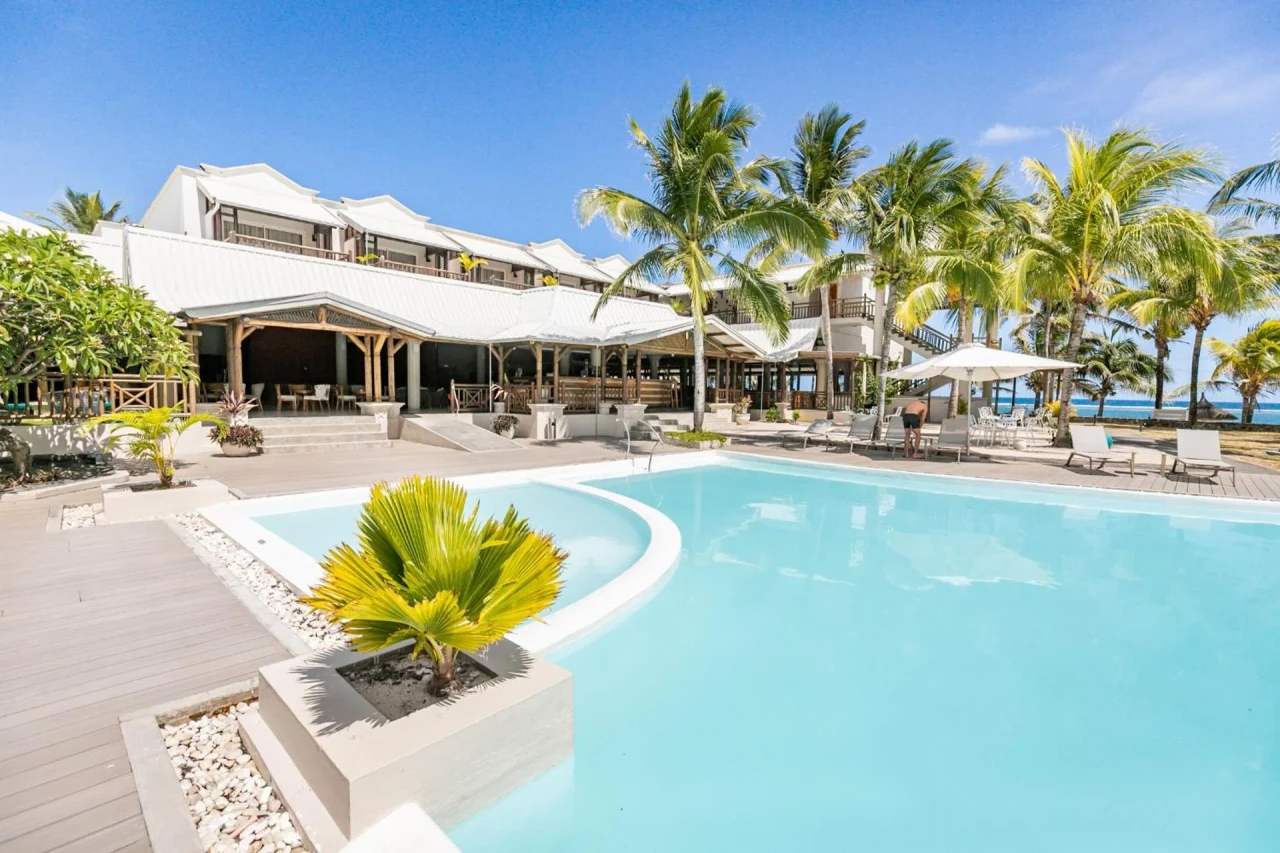 Le Peninsula Bay Beach Resort & Spa